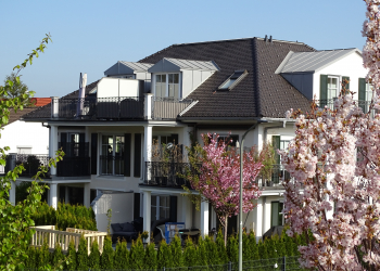 Immobilie Details Stadtvilla in Toplage! Exklusiv ausgestattete 3-Zimmer-Dachgeschoßwohnung mit Lift in Weilheim