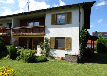 Immobilie Details Vielfältige Nutzungsmöglichkeiten – solides Zweifamilienhaus in Marnbach