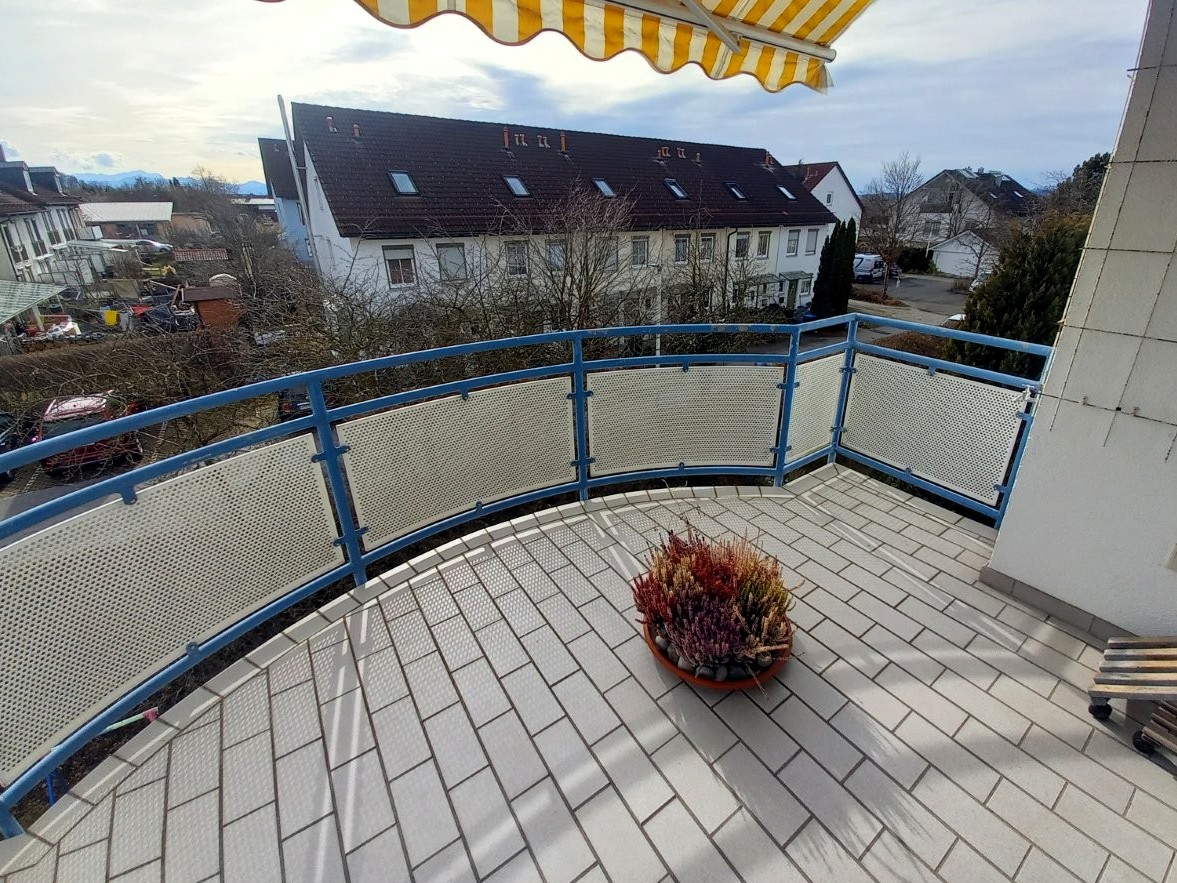 Suedbalkon-mit-Bergblick