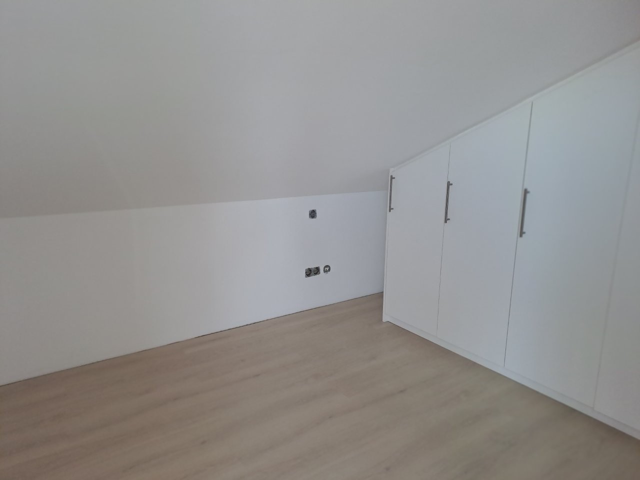 Zimmer-mit-EBSchrank